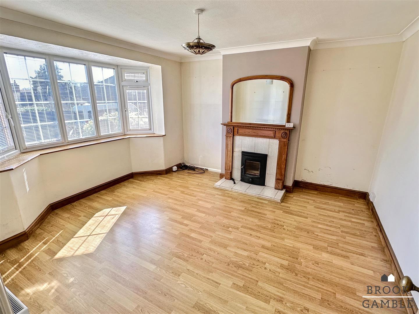 3 Bedroom House. Cherry Garden Road in Eastbourne, East Sussex 4